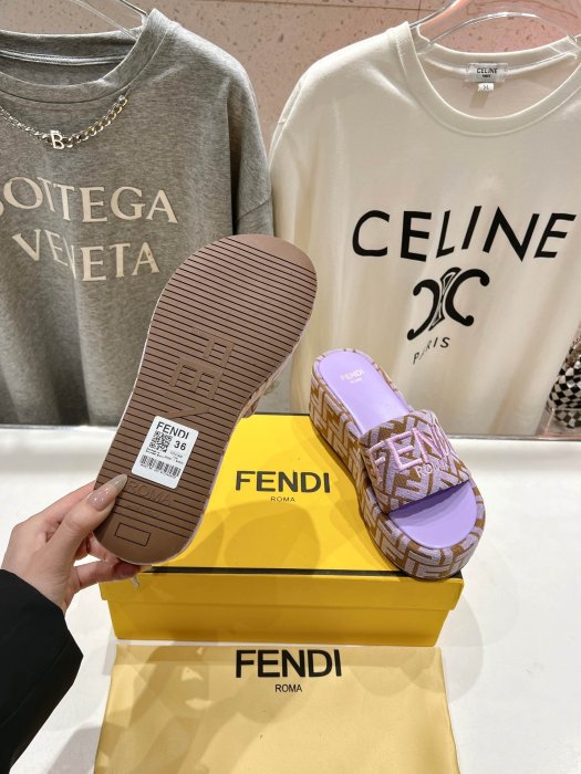 Шлепанцы фото 9