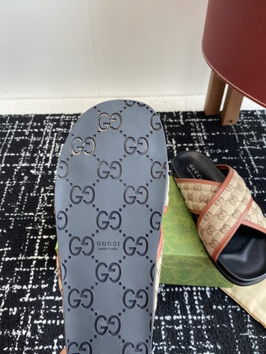 Шлепанцы фото 9