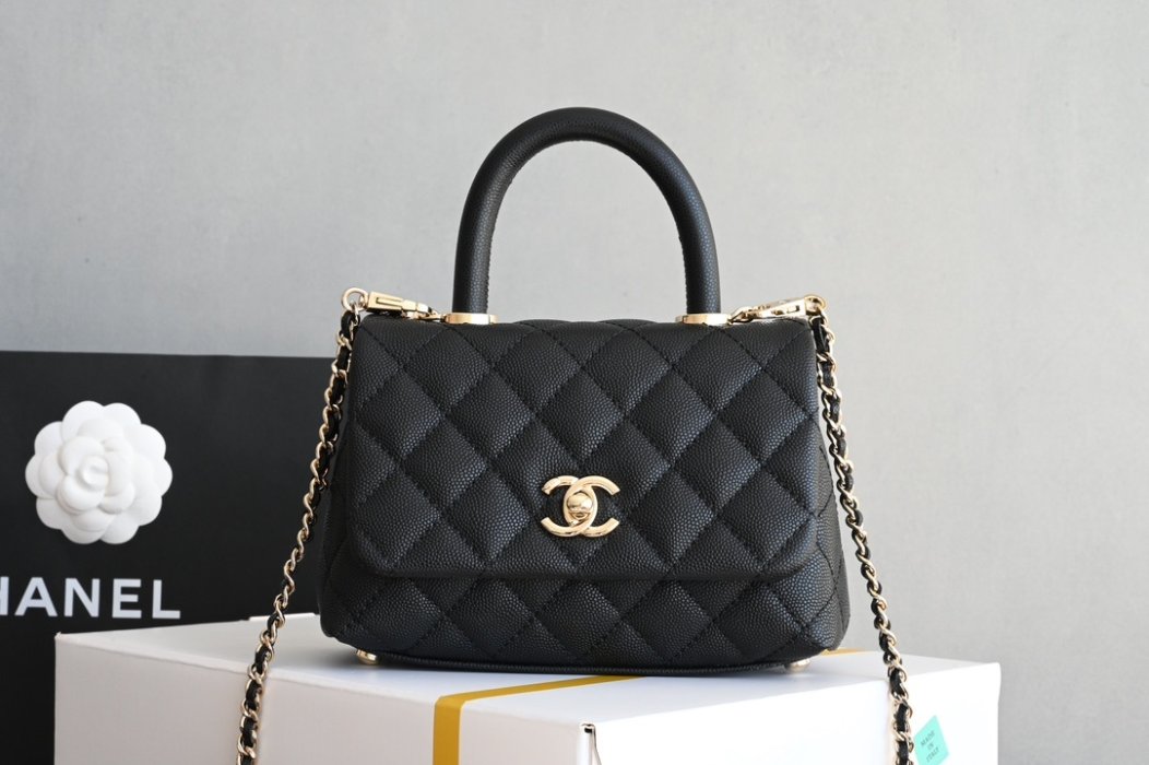 Сумка Chanel Coco Handle з зернистої шкіри