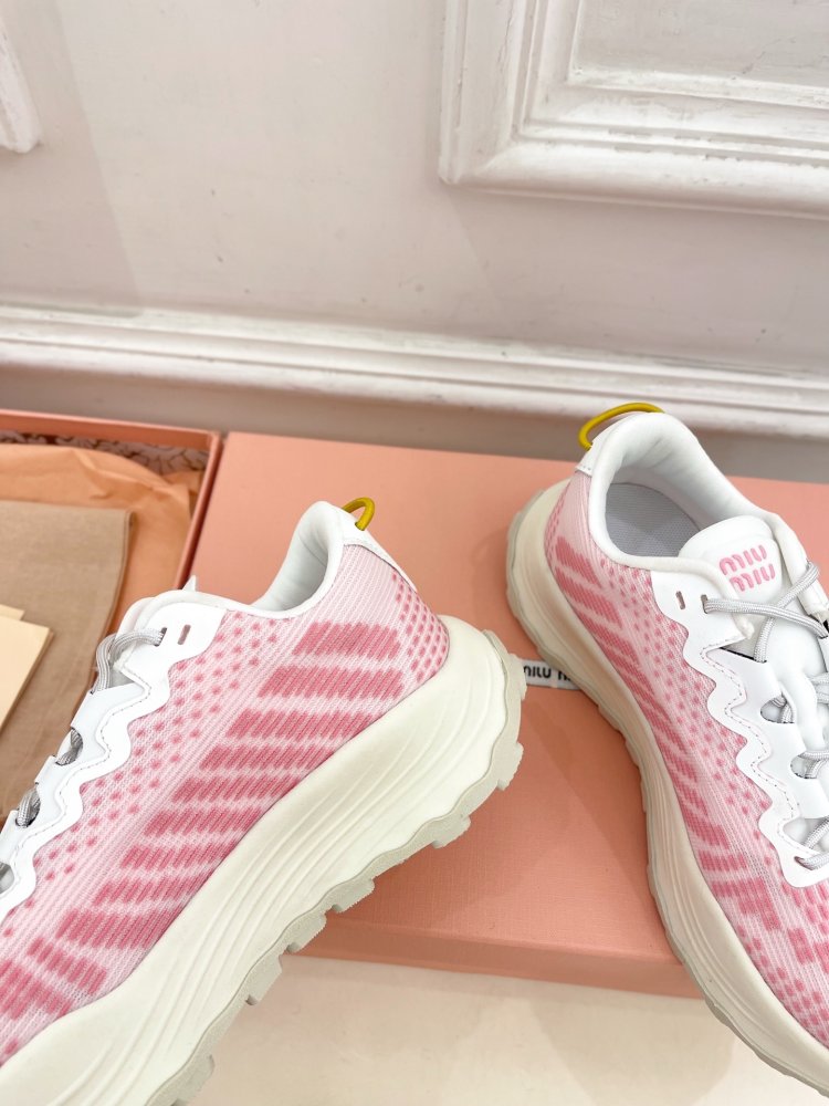 Кросівки жіночі фото 6