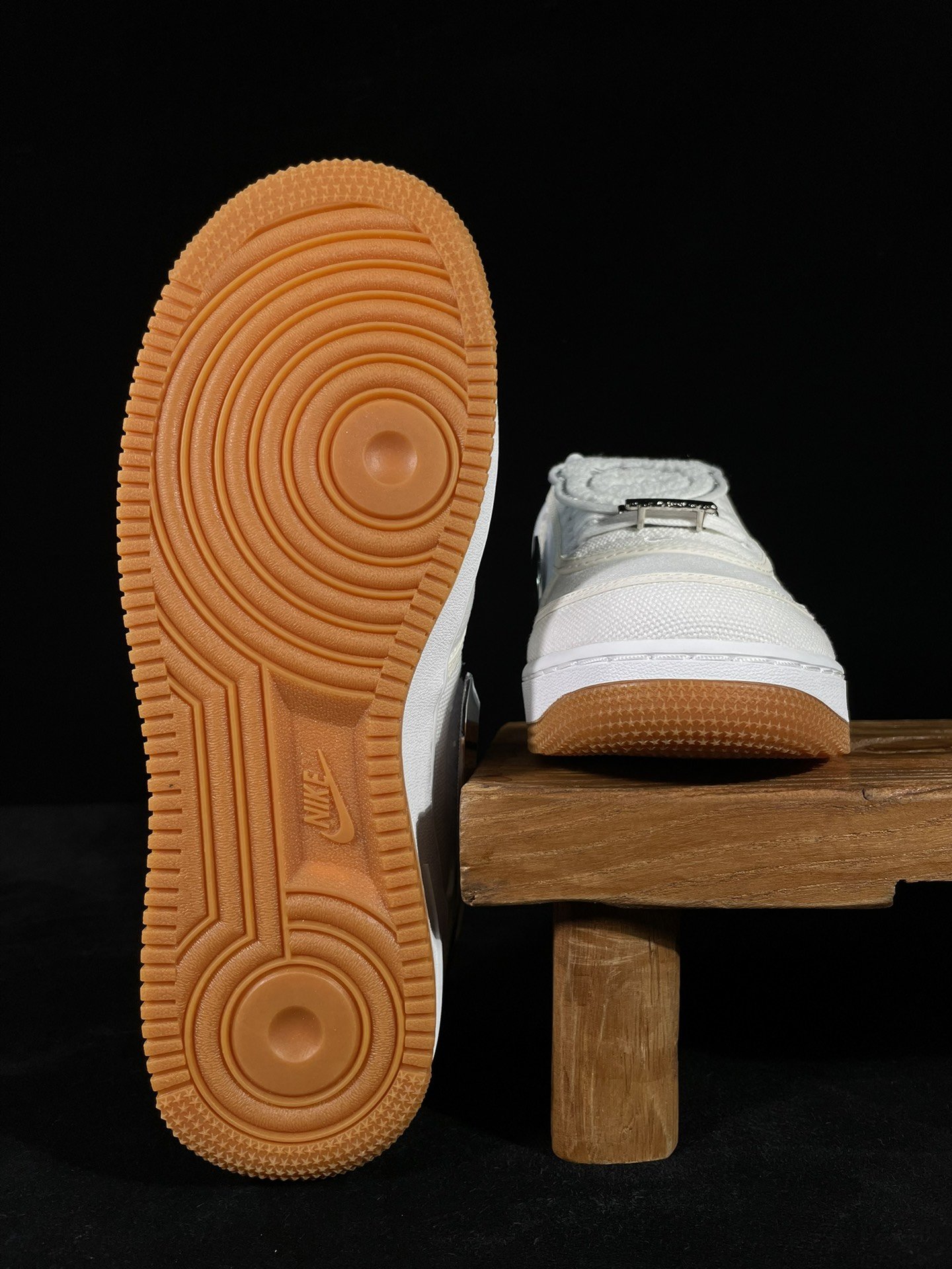 Кроссовки Air Force 1 Low Travis Scott AQ4211-100 фото 3