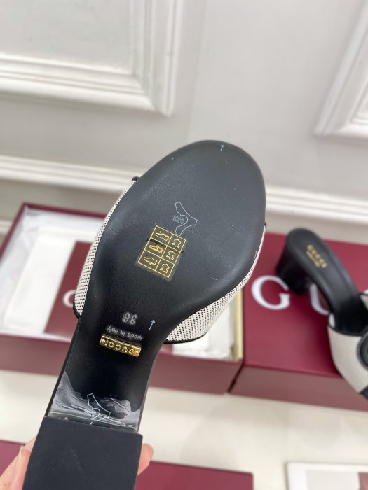 Босоножки фото 9