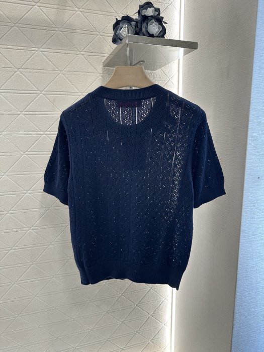 T-shirt women's фото 2