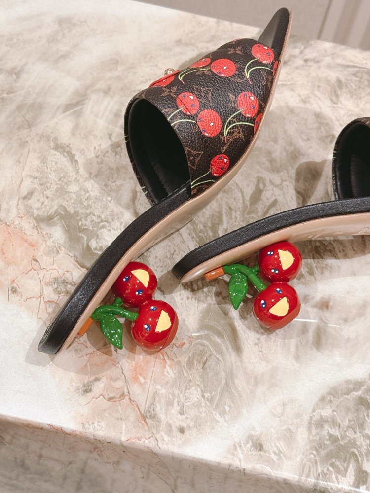 Босоніжки фото 6