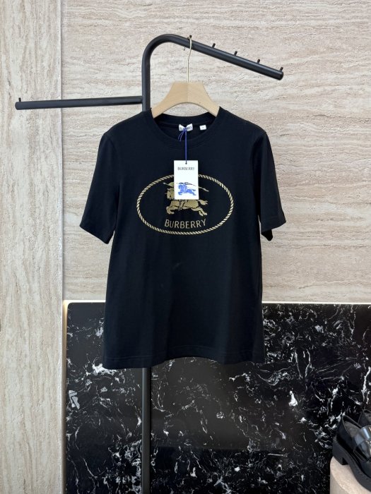 T-shirt women's