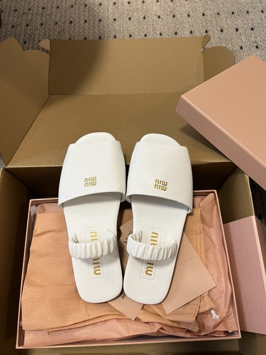 Босоножки фото 3