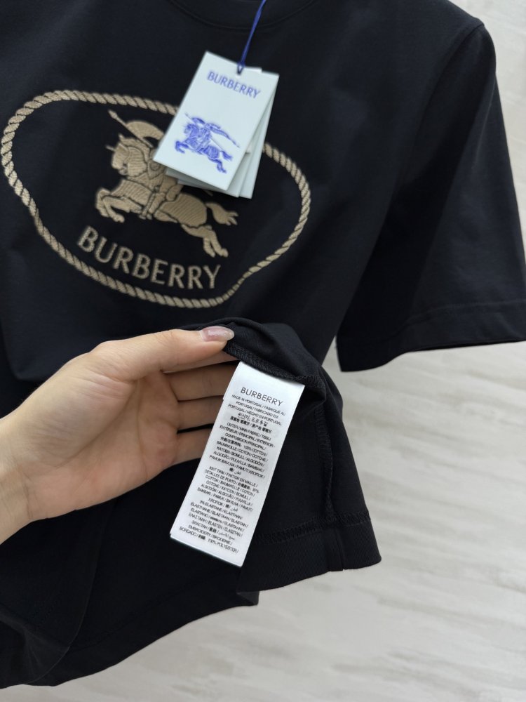 Футболка жіноча фото 9