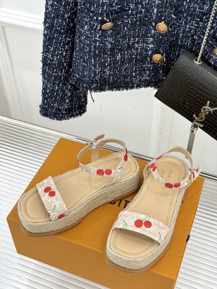 Босоніжки фото 2