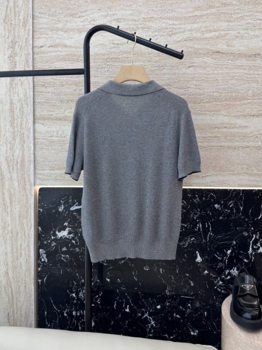 Футболка женская фото 2