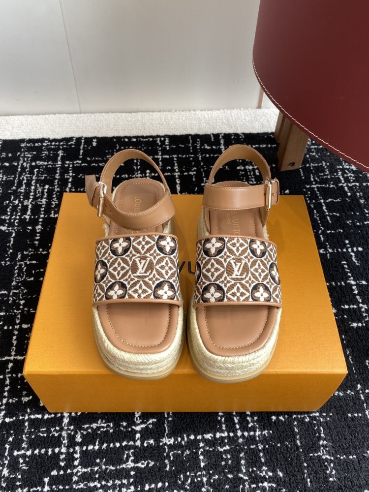 Сандалии женские