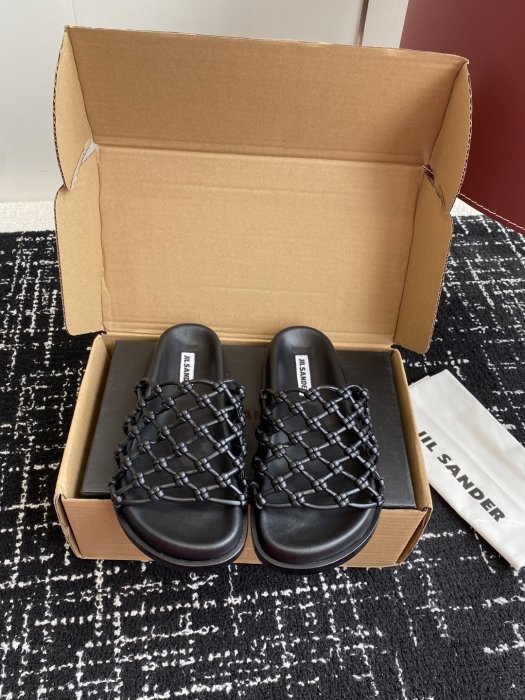 Шльопанці жіночі