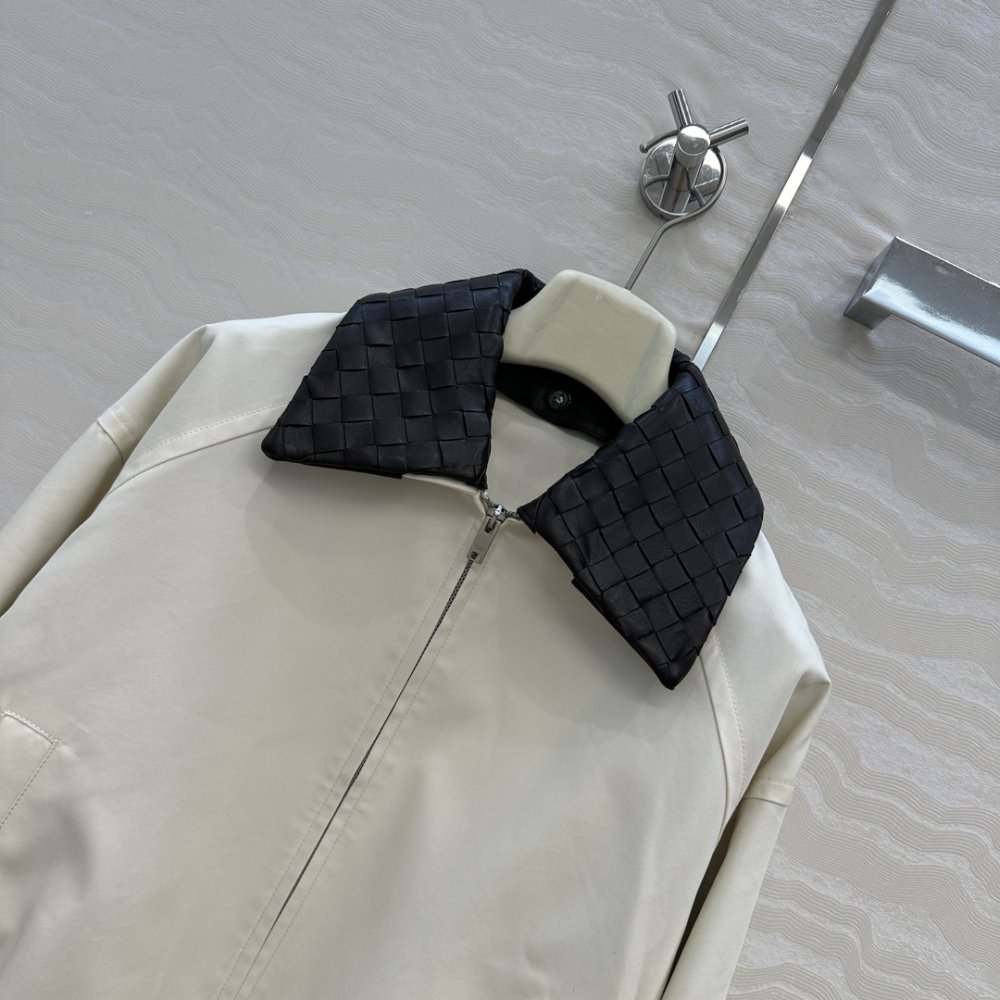 Куртка шкіряна жіноча фото 2