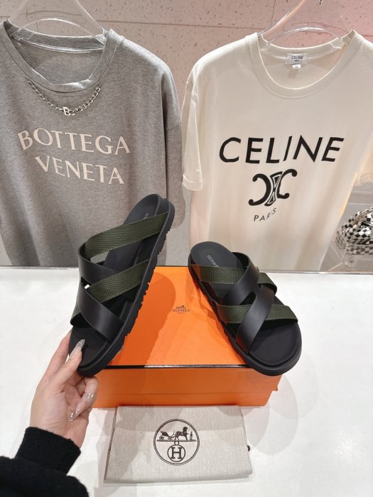 Шлепанцы женские фото 4