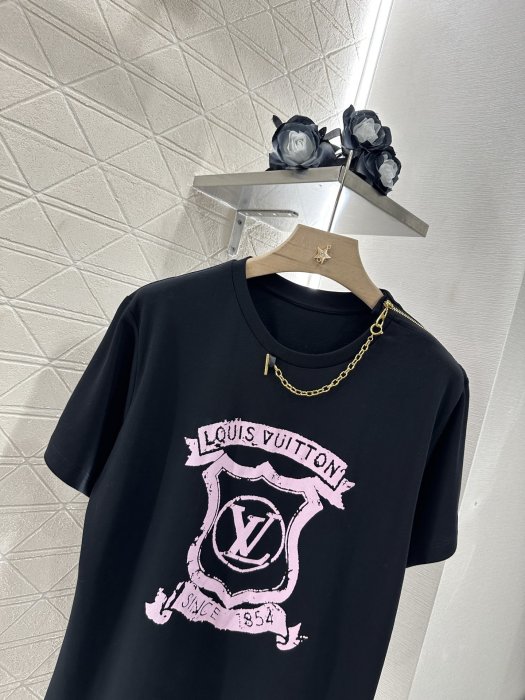 T-shirt women's фото 3