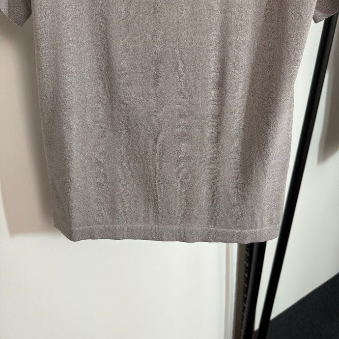 Футболка жіноча фото 3