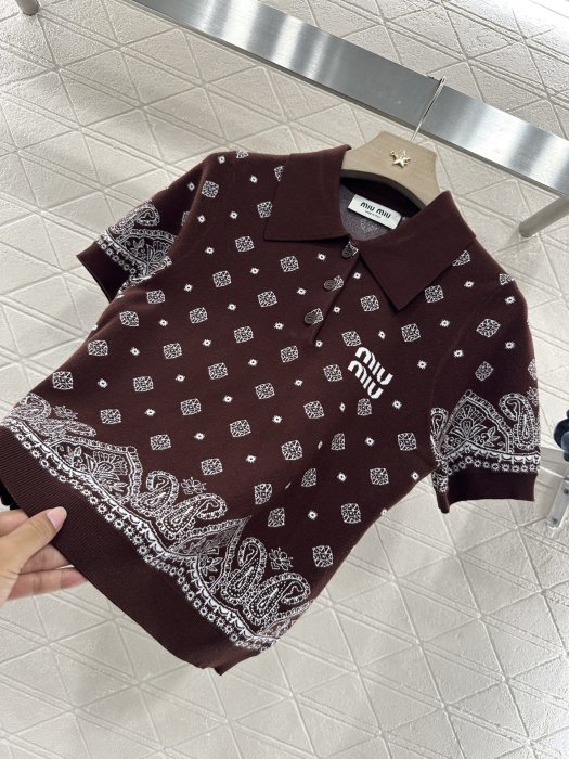 Футболка жіноча фото 5