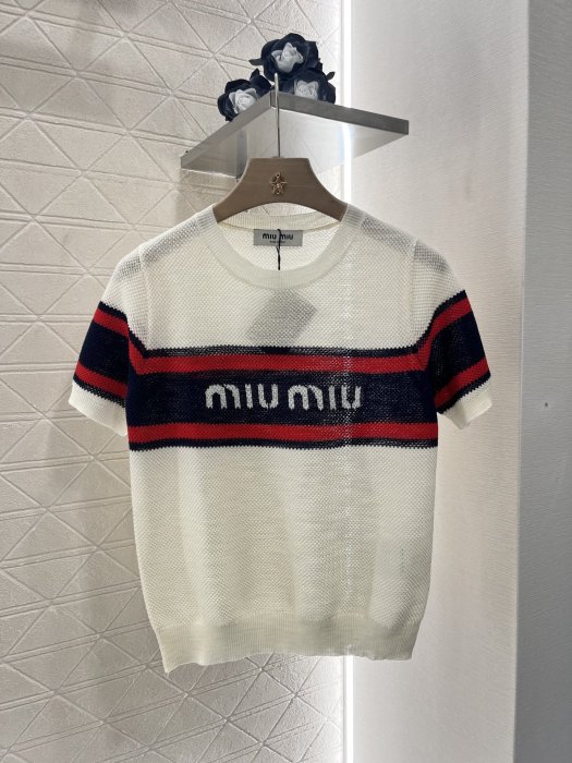 Футболка женская