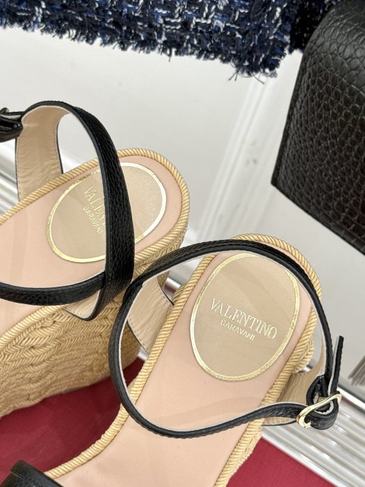 Босоножки фото 8