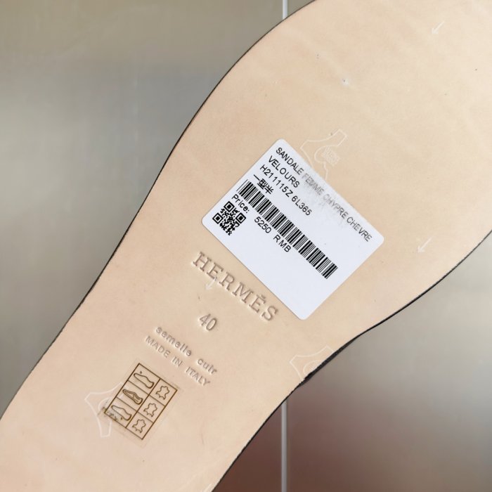 Шлепанцы женские фото 9