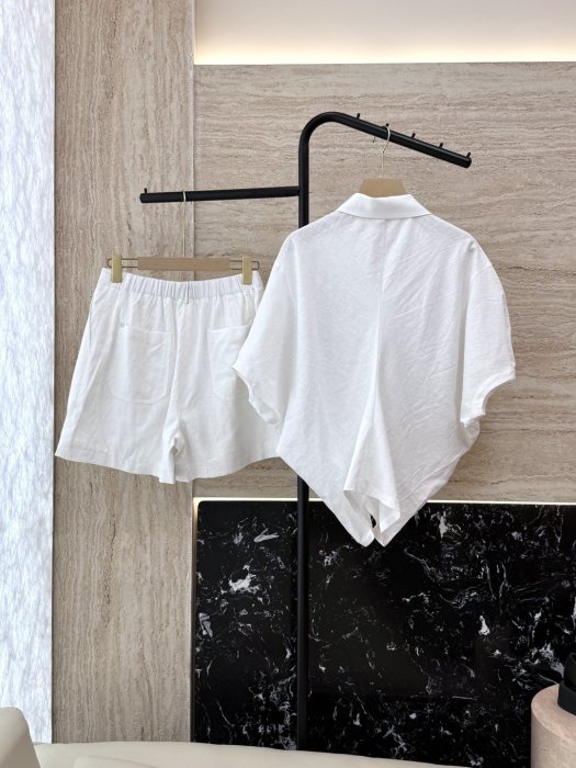 Costume female фото 2