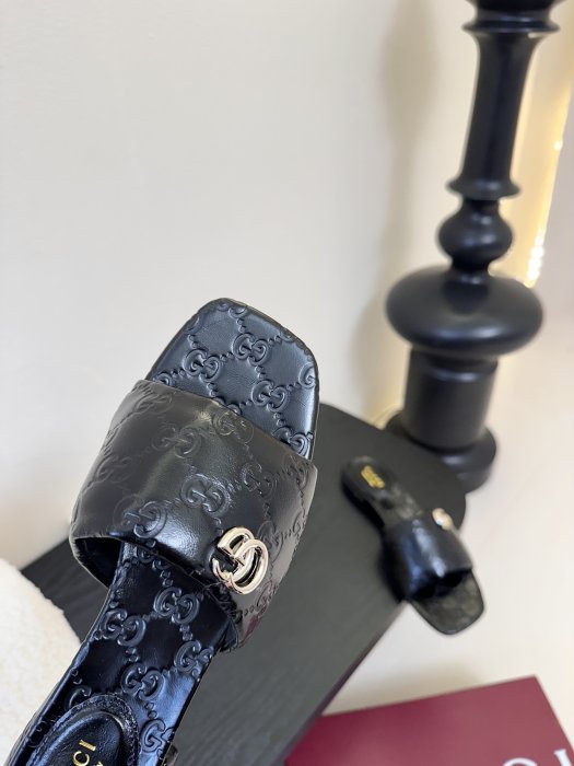 Шлепанцы фото 6