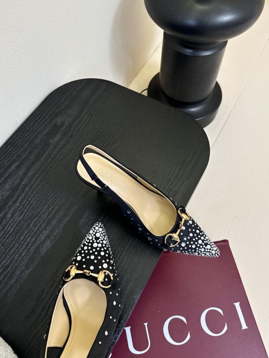 Босоножки фото 4