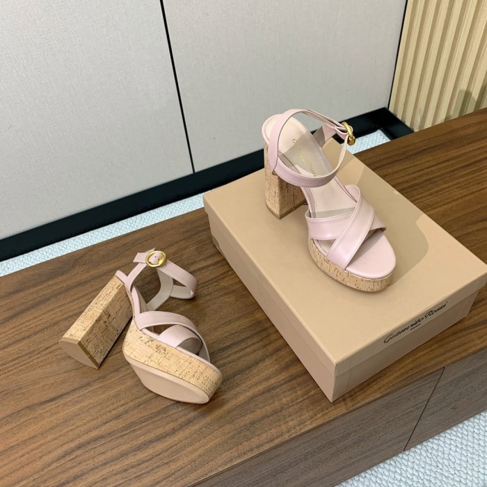 Босоножки фото 7