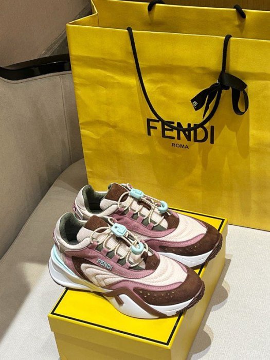 Кросівки фото 2