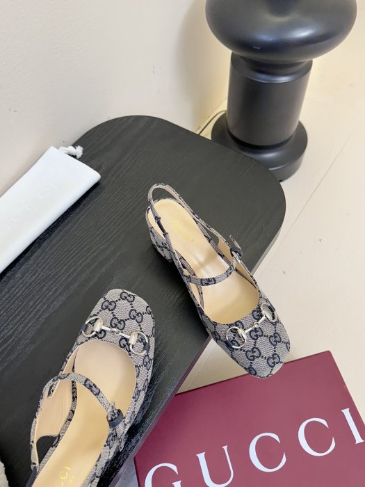 Босоножки фото 4