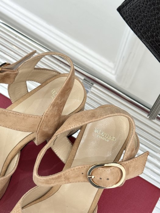 Босоножки фото 8