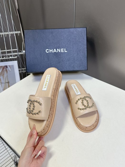 Шлепанцы женские фото 4