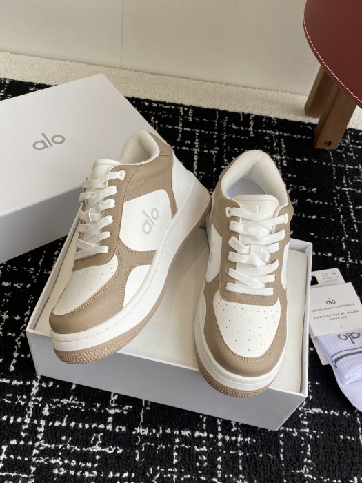 Кроссовки женские фото 5