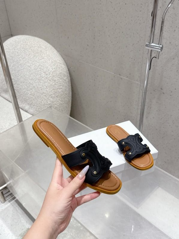 Шлепанцы женские фото 4