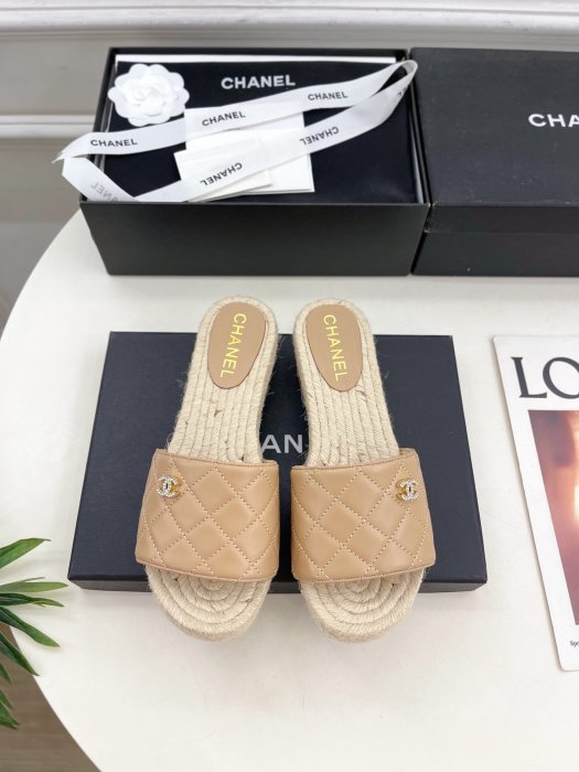 Шлепанцы женские