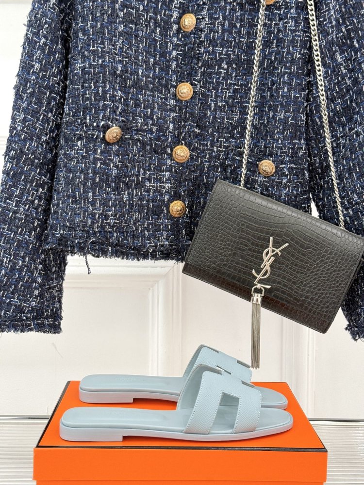 Шлепанцы женские