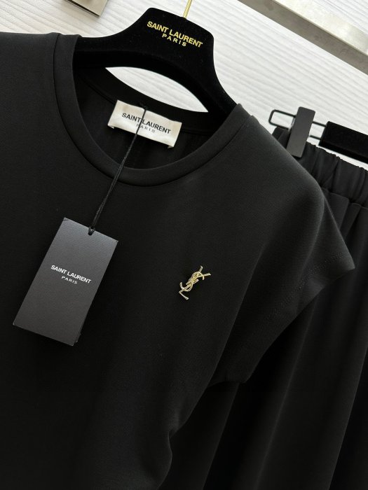 Костюм женский фото 4