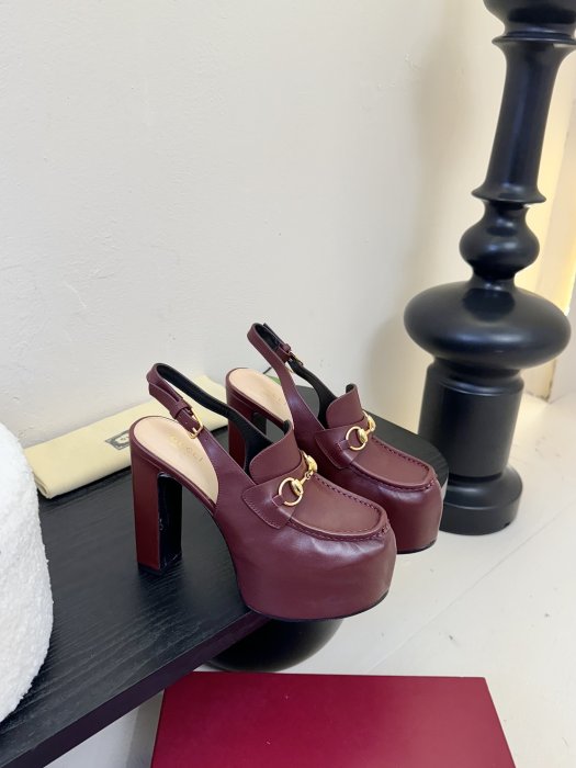 Босоножки фото 2