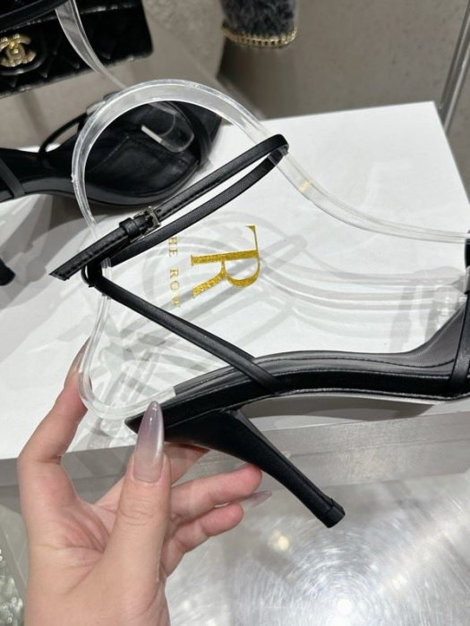 Босоножки фото 9