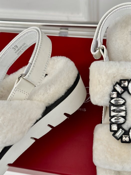 Sandals on fur фото 6