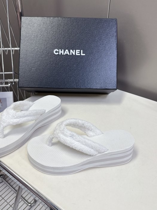 Шлепанцы фото 3