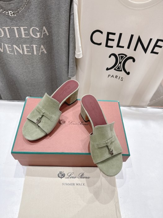 Босоножки фото 2