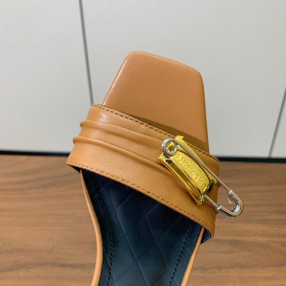 Босоножки фото 6