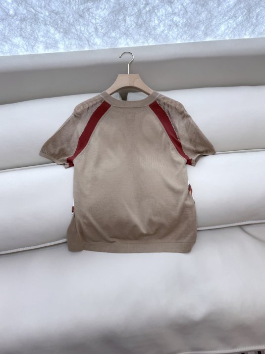 Футболка жіноча фото 4