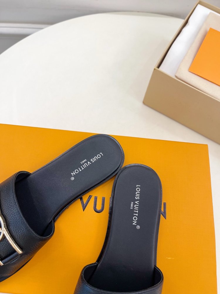 Шлепанцы женские фото 7