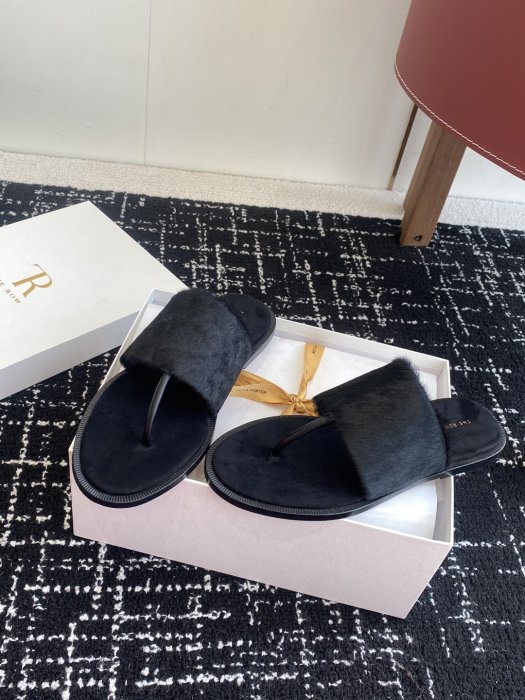 Шлепанцы женские фото 3