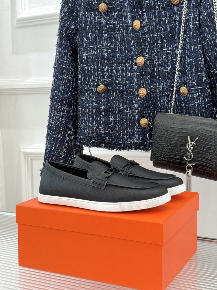 Лоферы женские