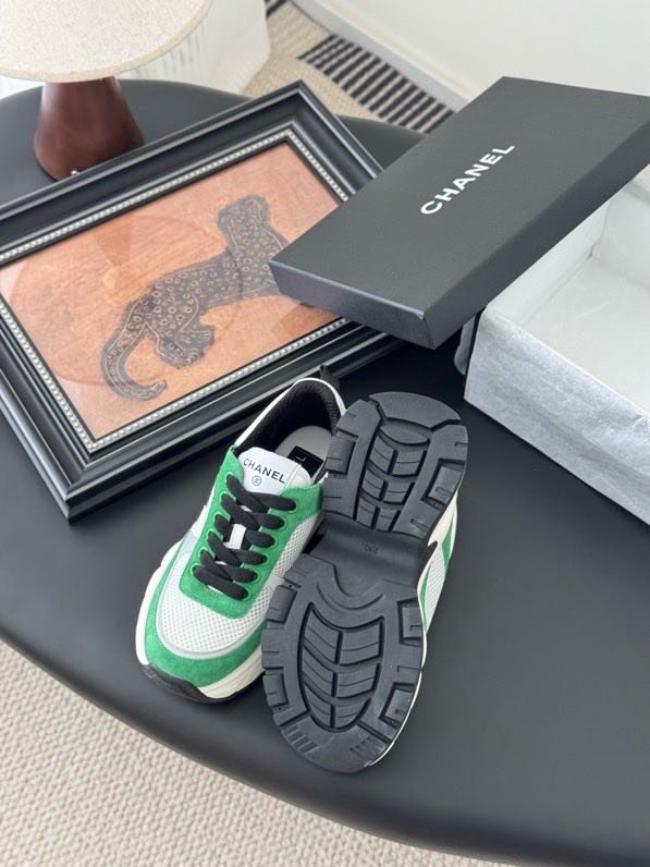 Кроссовки женские фото 5