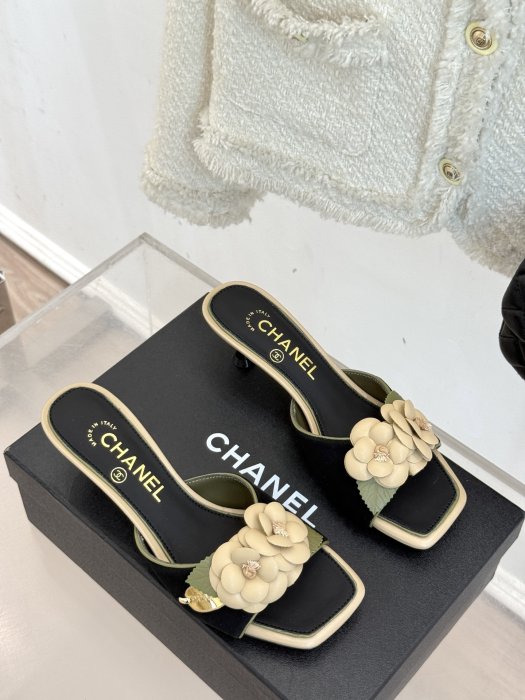 Босоножки фото 3