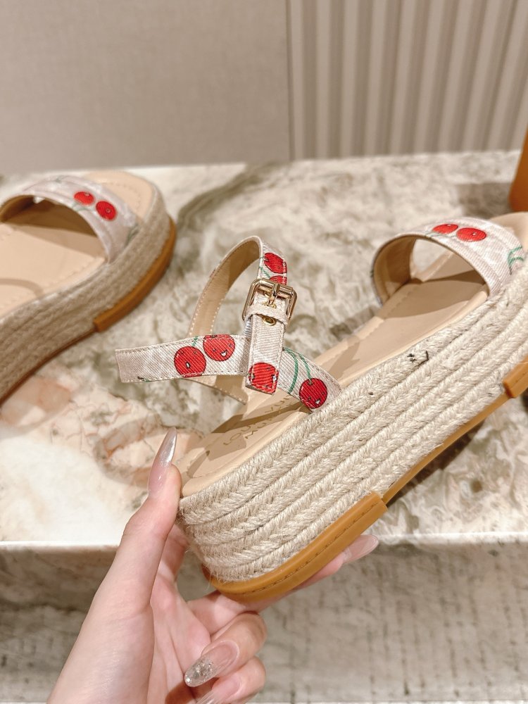 Сандалии женские фото 5