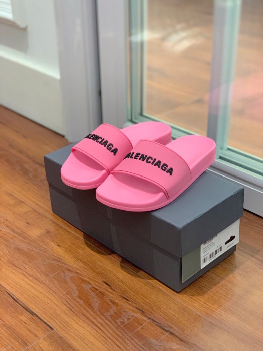 Шлепанцы фото 5